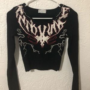 Black long sleeve crop lightning shirt L